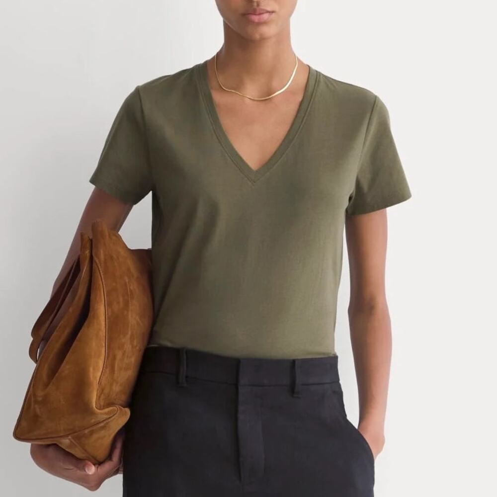 Everlane Slim V-Neck Tee Essential Cotton Kalamata Green Size Large NWT